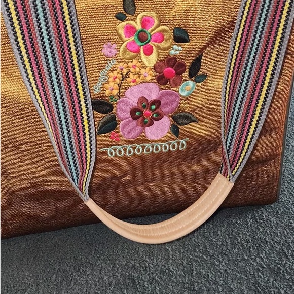 Floral Embroidered Gold Tote Bag - Picture 4 of 5